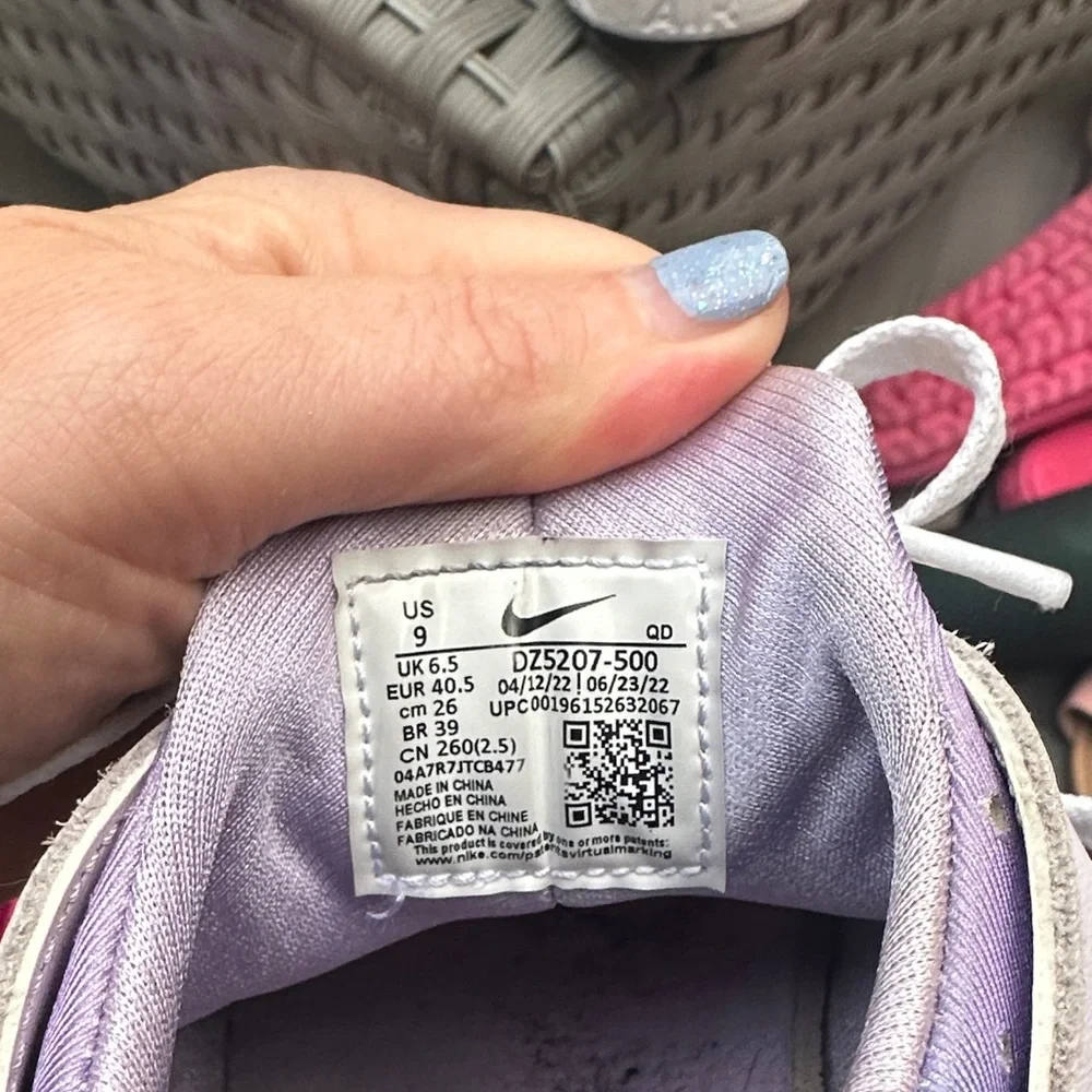 Nike Women’s Huarache Sneakers in Light Lavender and White